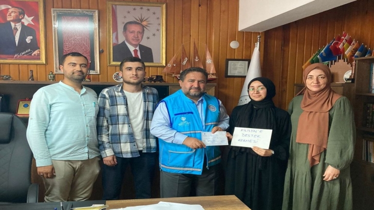 Trakya Üniversitesi öğrencileri kermes gelirini Filistin'e bağışladı 