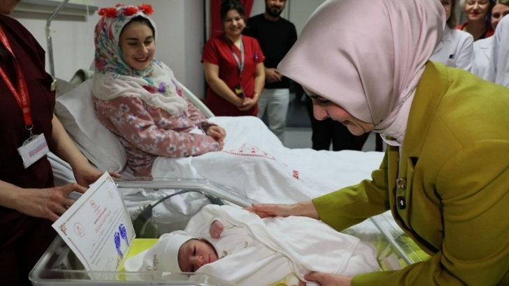 Aile ve Sosyal Hizmetler Bakanı Göktaş'tan doğum yapan annelere | KIRKLARELİ
