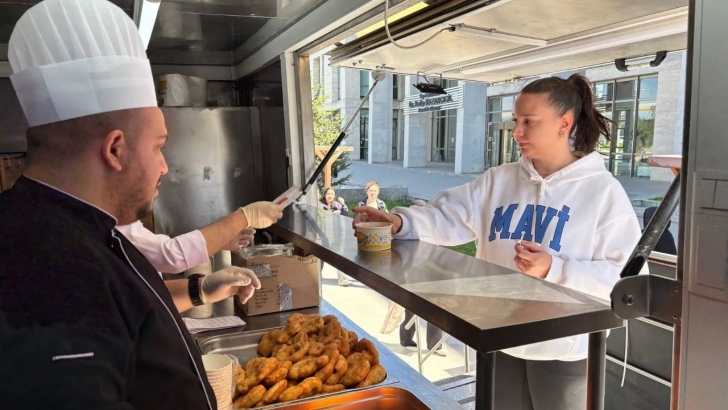 Edirne Belediyesi’nden Vize Haftasında Öğrencilere Destek: Sıcak Çorba Ve Lokma İkramı Devam Ediyor | KIRKLARELİ